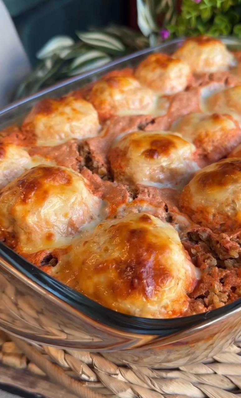 Рецепт смачної страви в духовці, коли лінь готувати: сподобається усіх сім'ї