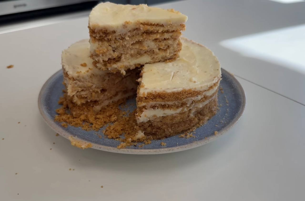 Торт &quot;Пломбір&quot; за 20 хвилин без духовки: ідеальний варіант десерту