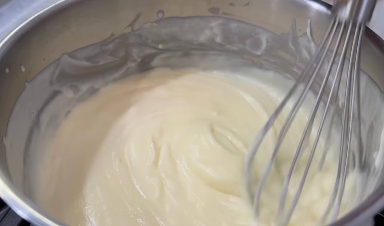 Торт &quot;Пломбір&quot; за 20 хвилин без духовки: ідеальний варіант десерту