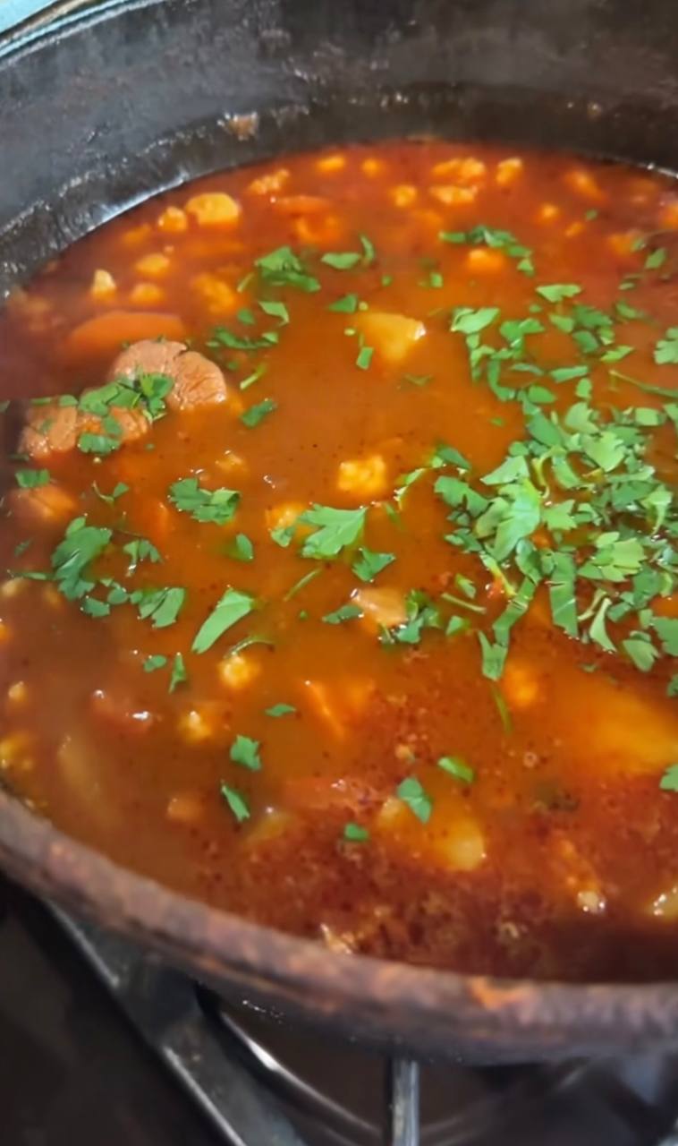 Справжній закарпатський бограч з 4 видами м'яса: рецепт неймовірної страви