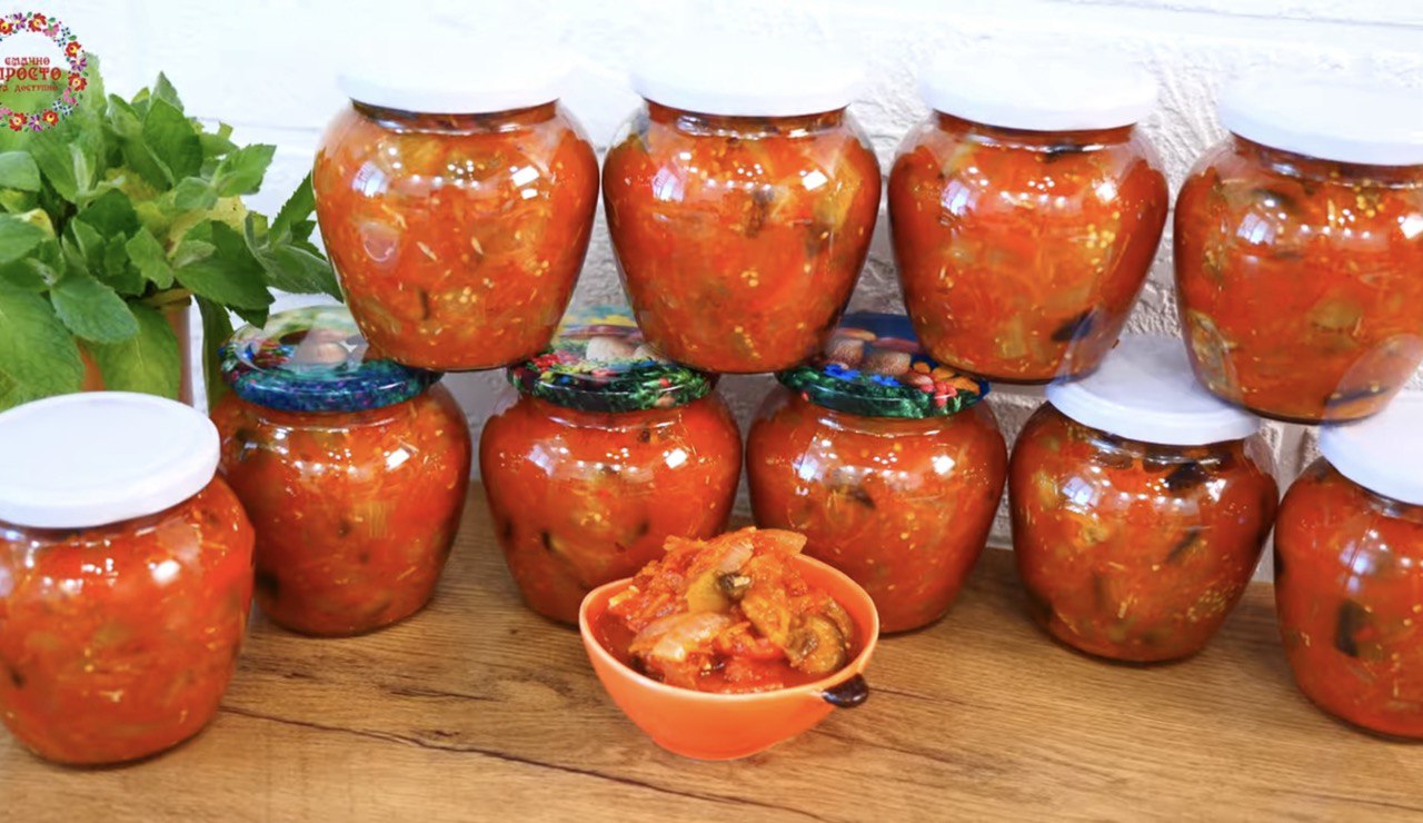 Салат на зиму из 5 овощей: легко готовится и быстро съедается