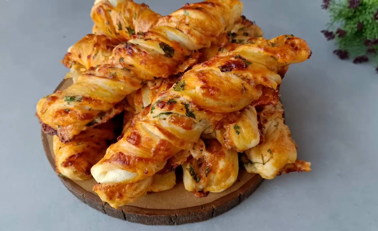 Рецепт булочок дітям у школу: виходять смачніші за піцу