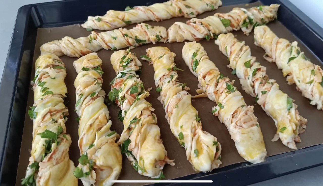 Рецепт булочок дітям у школу: виходять смачніші за піцу