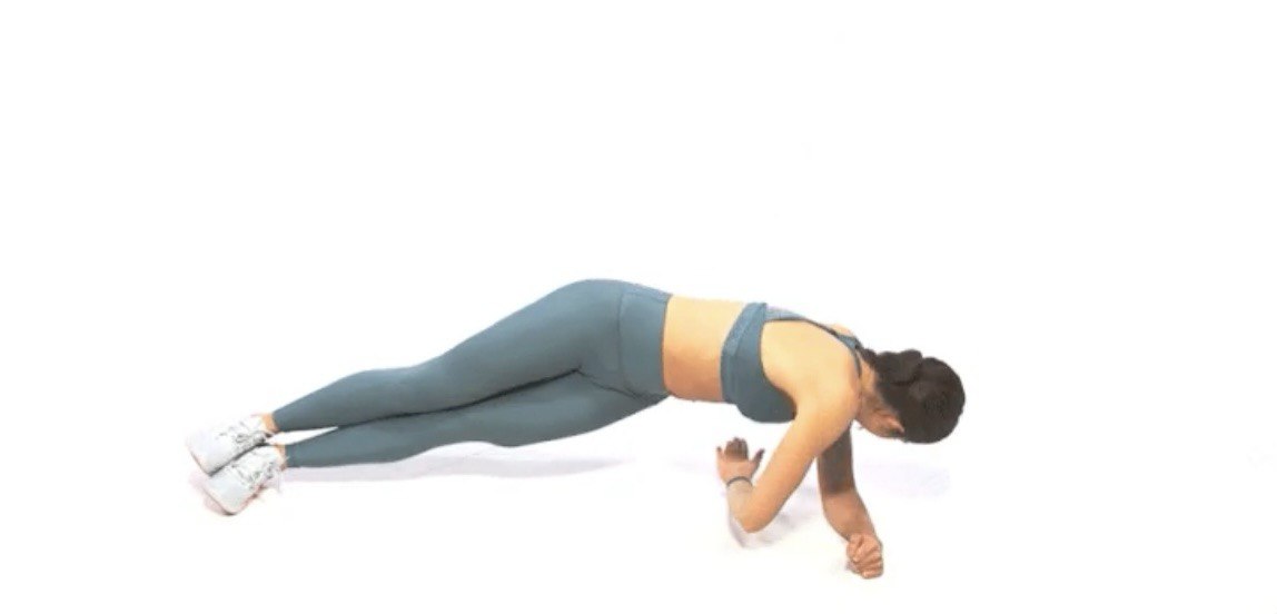 Тренування рук вдома: 6 ефективних вправ без гантелей