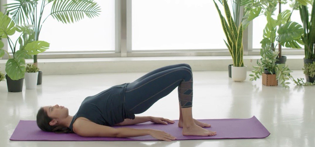 Топ-5 вправ, які допоможуть позбутися болю в попереку