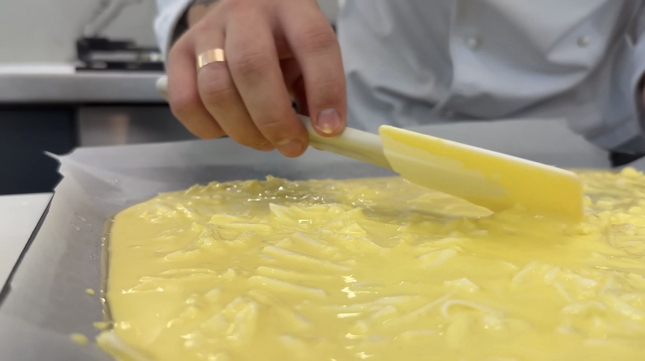 Соковитий м'ясний рулет, який завжди вдається: покроковий рецепт