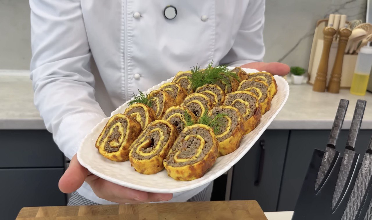 Соковитий м'ясний рулет, який завжди вдається: покроковий рецепт