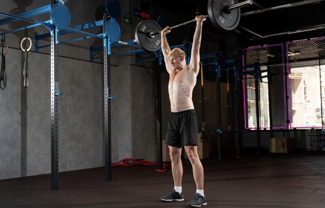 Эти упражнения быстро сделают ваши плечи и руки сильнее