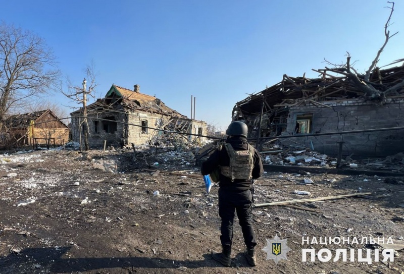 Russia drops 28 bombs on Donetsk region, causing casualties and damage