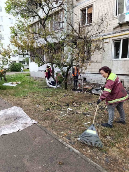 Russian strike hits Kyiv: 9 buildings, schools and medical center damaged