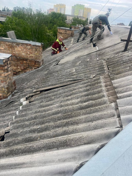 Russian strike hits Kyiv: 9 buildings, schools and medical center damaged