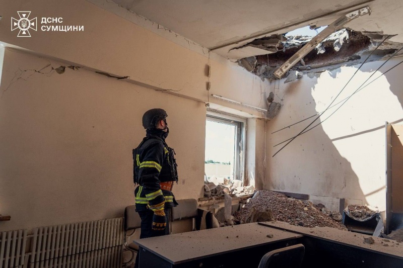 Russia strikes educational institution in Ukraine's Sumy: Six people injured