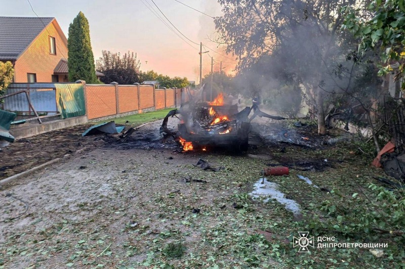 Russian army attacks State Emergency Service vehicle in Ukraine's Nikopol: 3 people killed