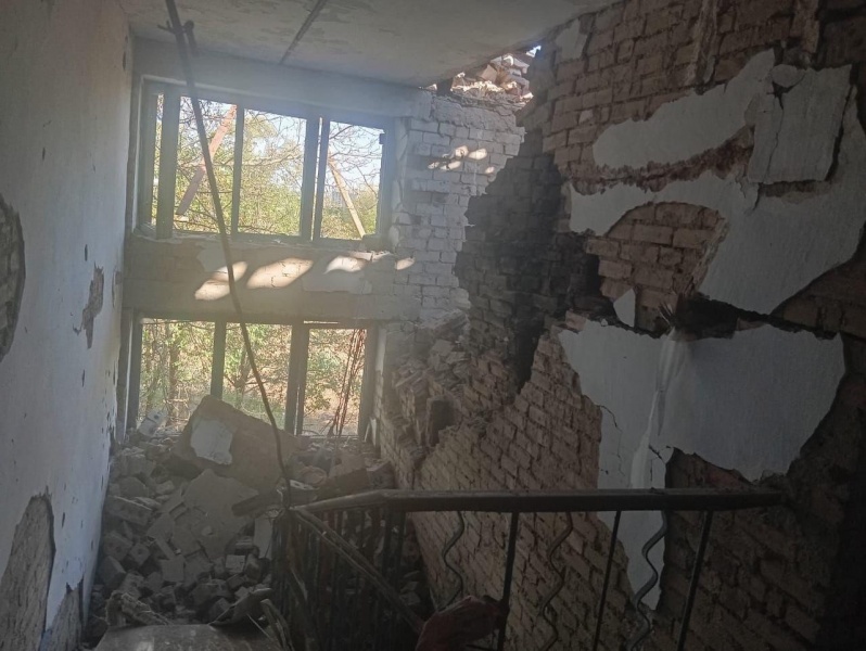Russian forces bomb house in Kherson region - Photos