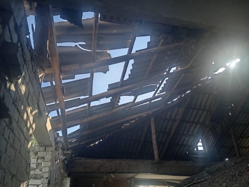 Russian forces bomb house in Kherson region - Photos