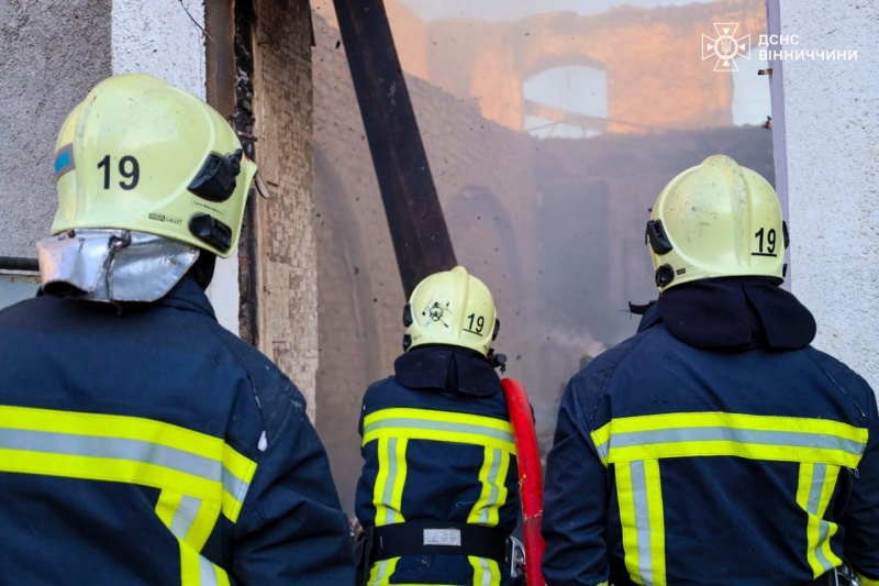 Russian strike hits Vinnytsia region: Emergency services show aftermath