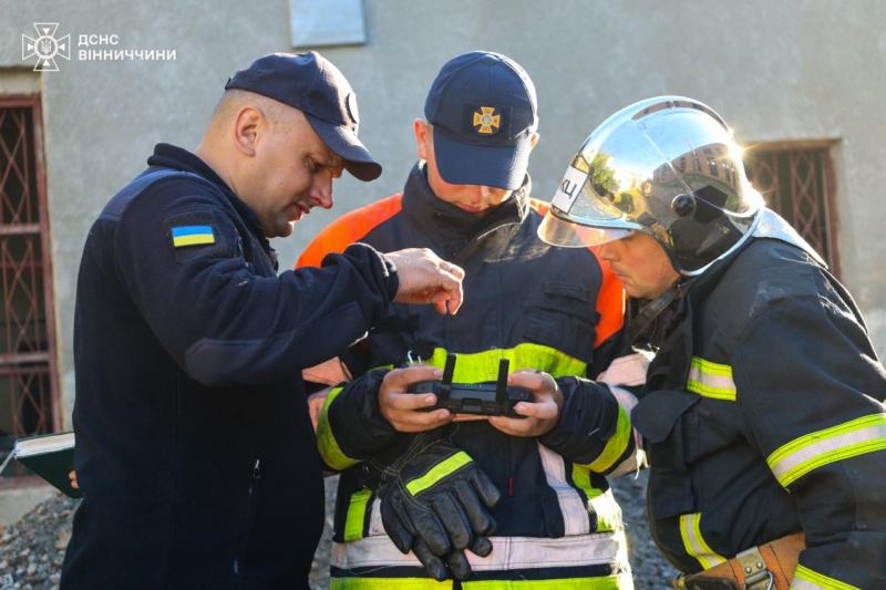 Russian strike hits Vinnytsia region: Emergency services show aftermath