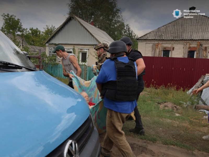 Evacuation of civilians continues in Ukraine's Yarova following Russian airstrike
