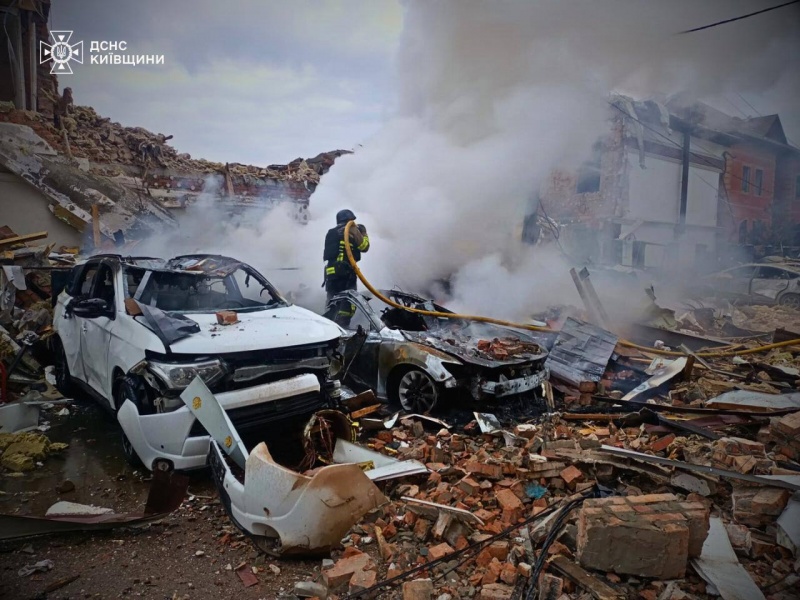 Massive strike on Ukraine: Russia injures over 70, damages 100 facilities