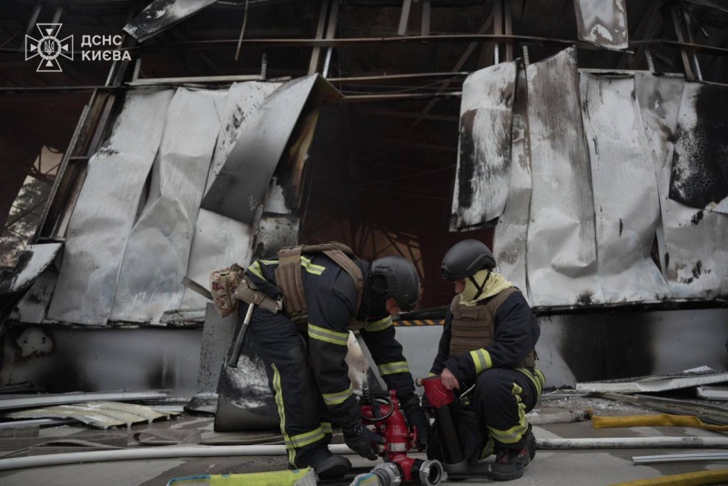 Massive strike on Ukraine: Russia injures over 70, damages 100 facilities