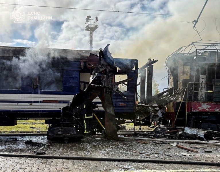 Burning carriages and chaos: Aftermath of Russian attack on Ukraine's Shostka train station