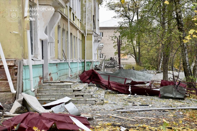 Russia strikes Kramatorsk with Geran-2 drones, school hit