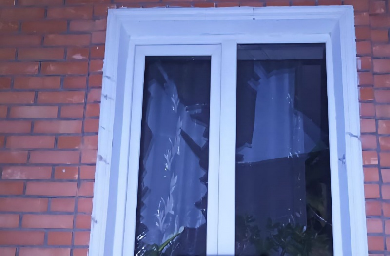 Russians strike Dnipro and the region overnight: Fires break out, one injured