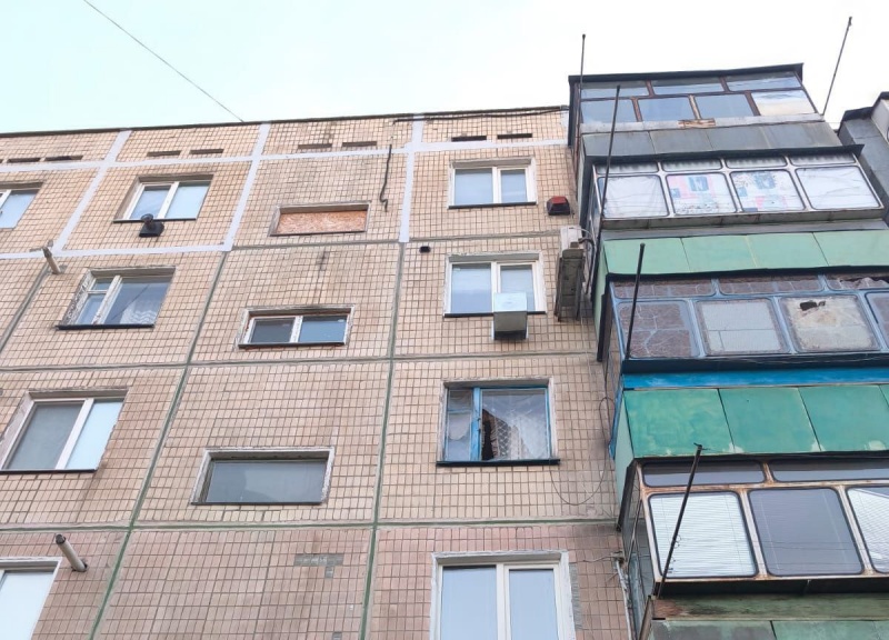 Russians strike Dnipro and the region overnight: Fires break out, one injured