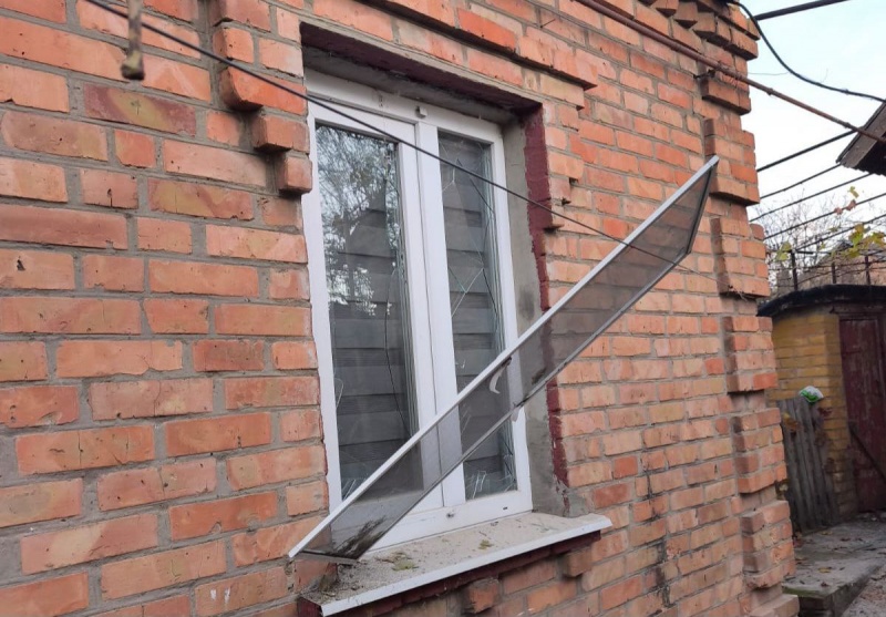 Russians strike Dnipro and the region overnight: Fires break out, one injured