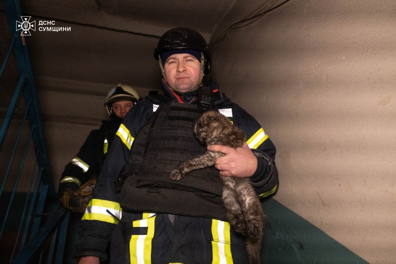 Russian overnight attack hits Okhtyrka in Sumy region: Apartments ablaze, dozens evacuated