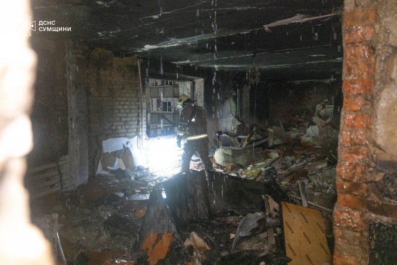 Russian overnight attack hits Okhtyrka in Sumy region: Apartments ablaze, dozens evacuated