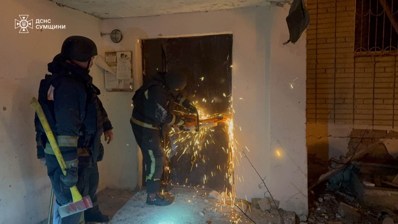 Russian overnight attack hits Okhtyrka in Sumy region: Apartments ablaze, dozens evacuated