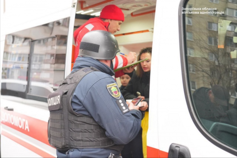 Russia hits supermarket in Zaporizhzhia, leaves injuried and damages