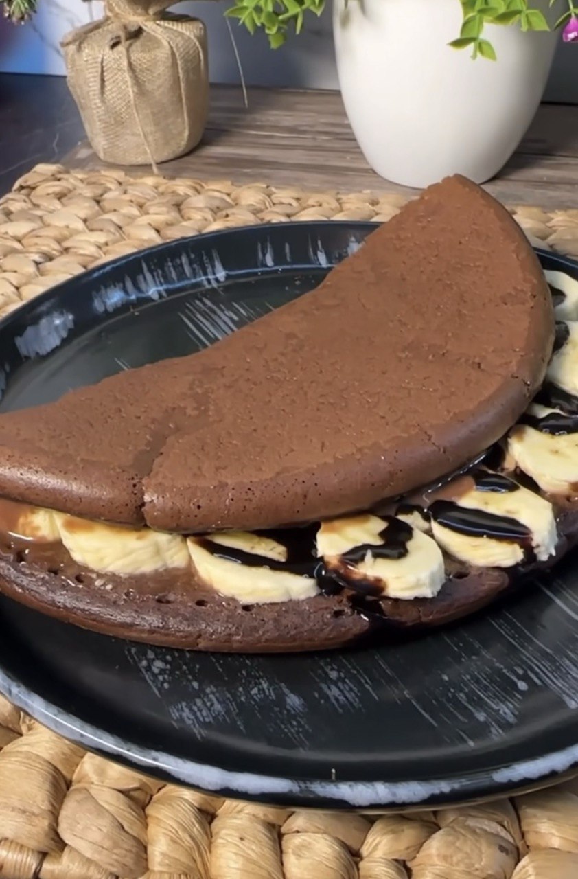 Chocolate pancakes with banana - Perfect recipe to start your day
