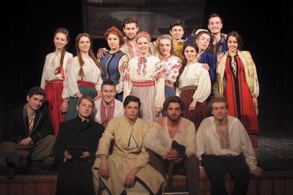 "Приємно, коли порівнюють з Цимбалюком": Павло Текучев про заробітки в кіно, батьківство та втрату мами