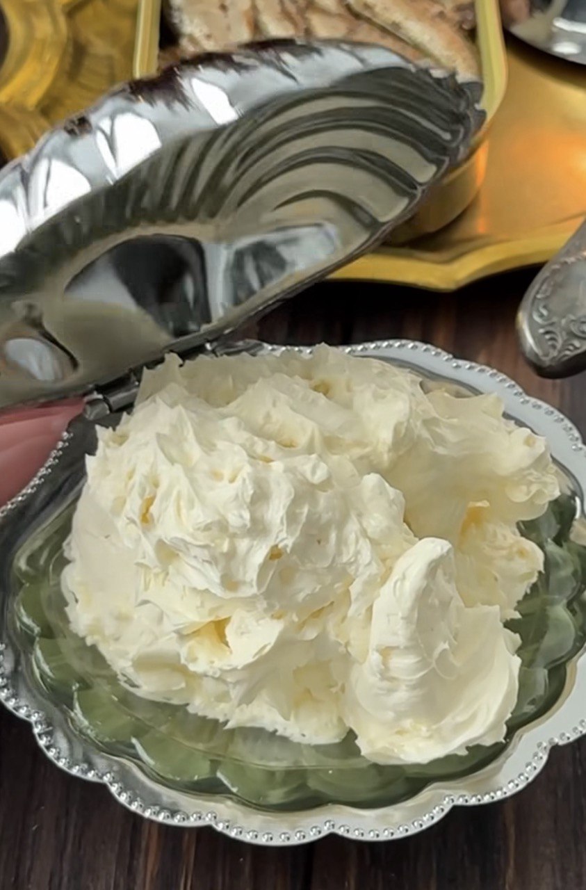 Секрет дорогих ресторанів розкрито: збите масло вдома за кілька хвилин