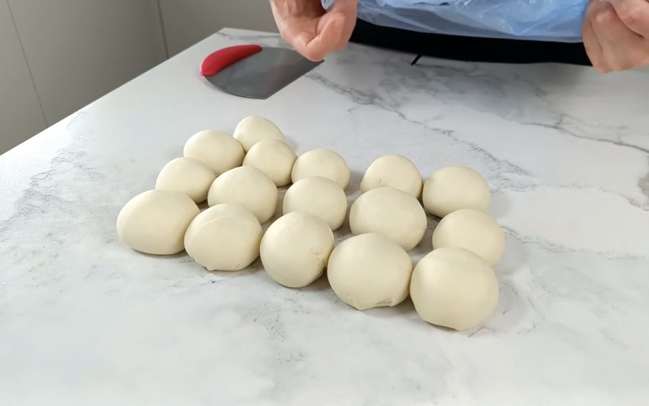 Секрет хрумких та ніжних чебуреків розкрито: просто додайте це у тісто