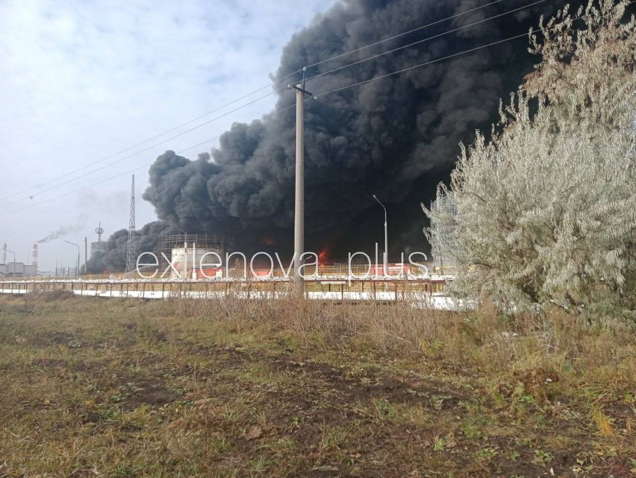 Дрони дістали до НПЗ у Самарській області: у Новокуйбишевську лунали вибухи