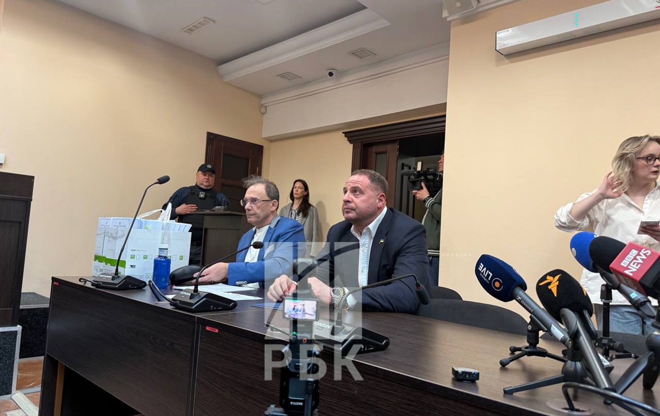 Подозрение Ермаку: что говорят на Банковой, в Верховной Раде и западных посольствах