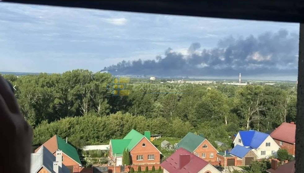 Численні прильоти та пожежа на НПЗ "Газпрому" в Башкортостані