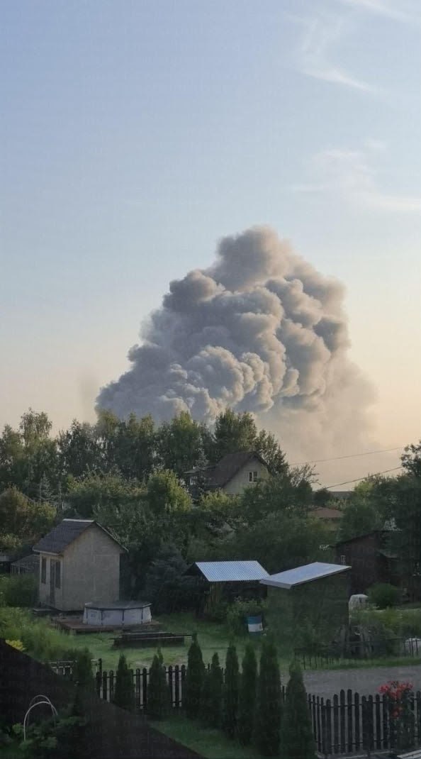 Українські дрони FP-1 ударили по складу великого логістичного вузла в РФ, - Fire Point