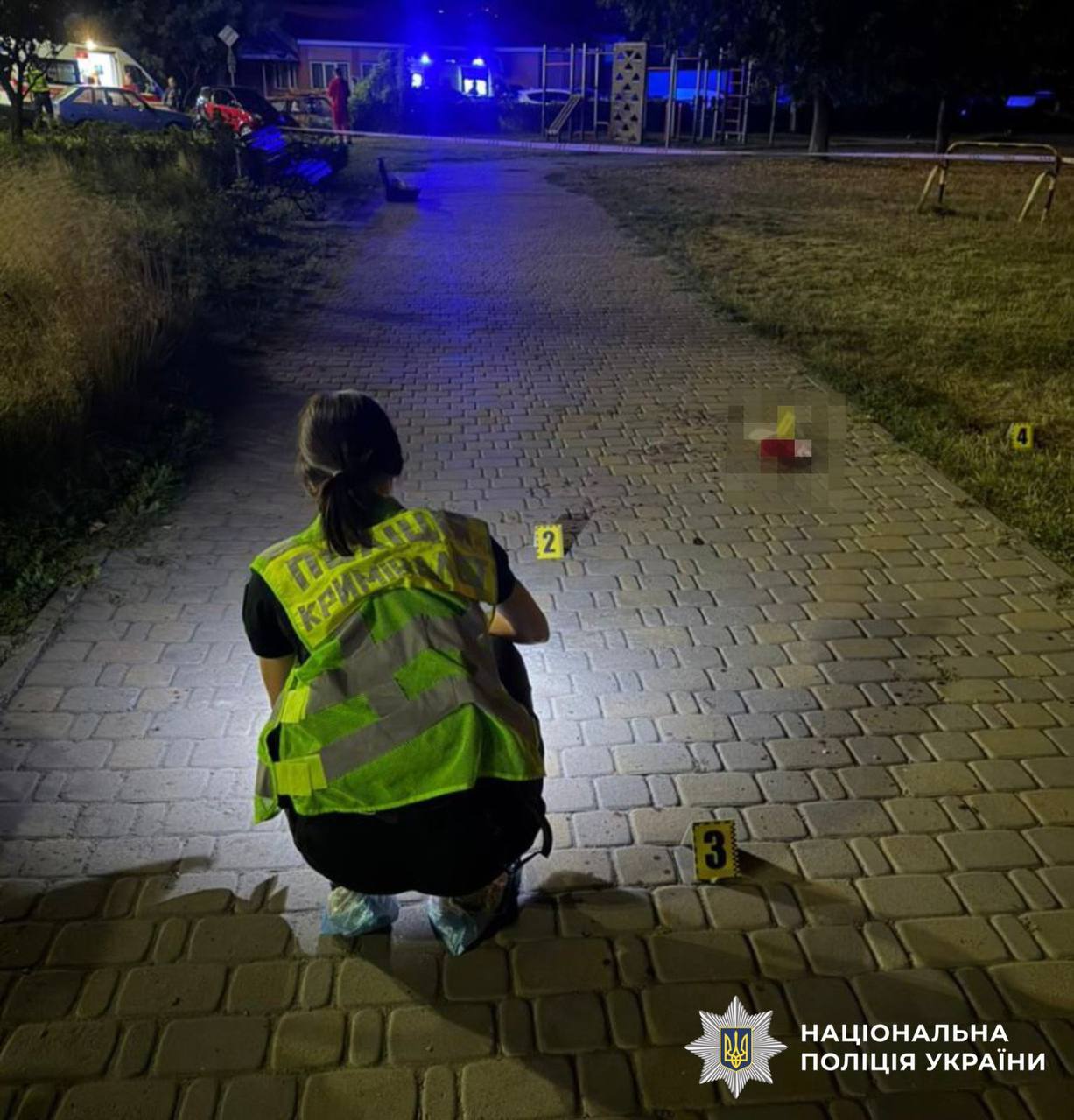 У Києві чоловік привів у дію боєприпас, постраждали четверо людей