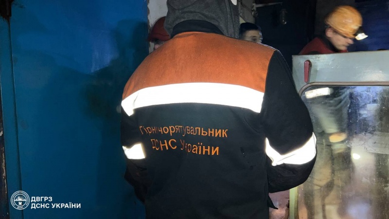 Russian strike on Kryvyi Rih traps miners underground, 6-hour rescue underway