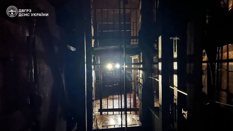 Russian strike on Kryvyi Rih traps miners underground, 6-hour rescue underway