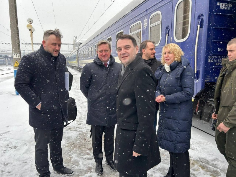 Czech foreign minister arrives in Kyiv as train delayed by Russian attack