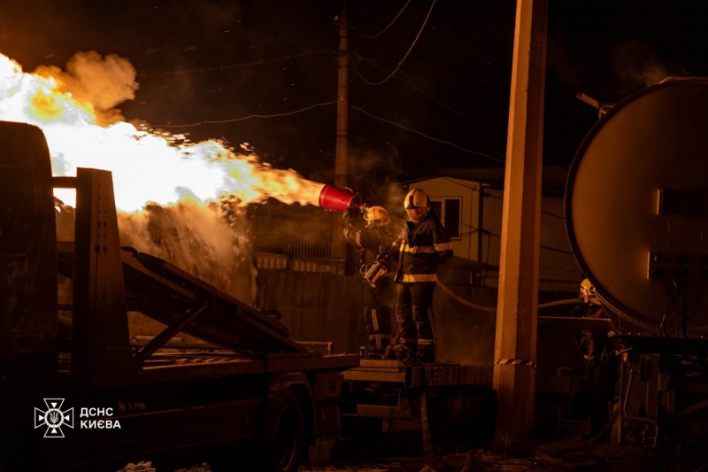 Ukraine hit by 370 drones and 21 missiles from Russia overnight: Air defense in action