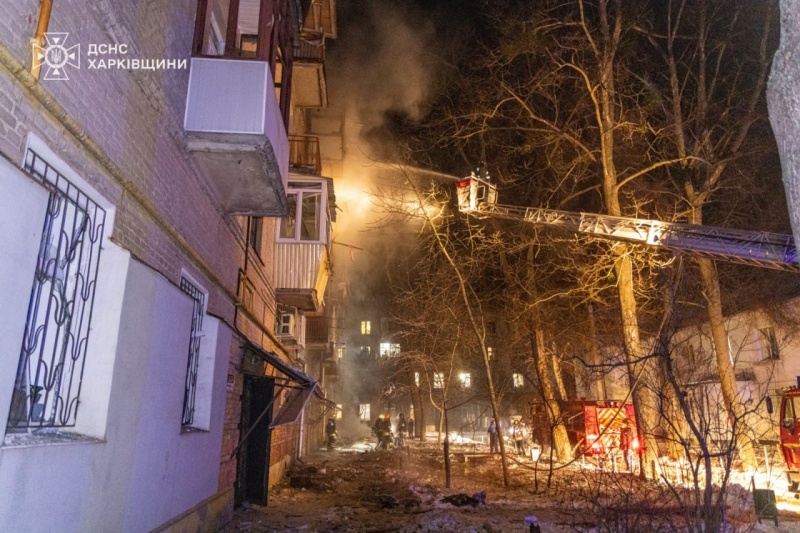 Ukraine hit by 370 drones and 21 missiles from Russia overnight: Air defense in action