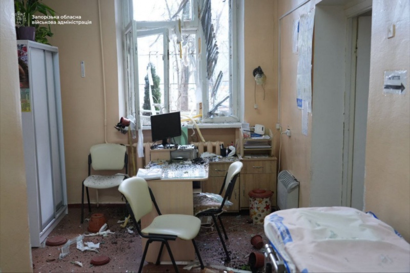 Russians strike maternity hospital in Zaporizhzhia