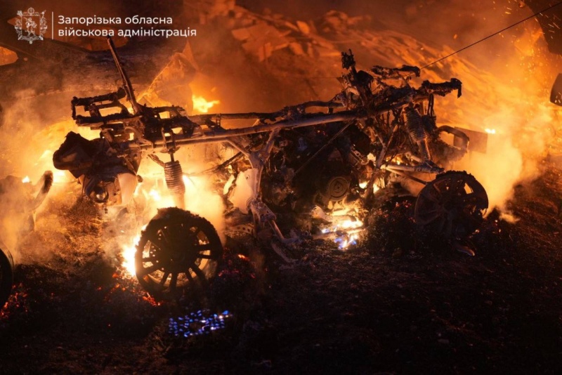 Zaporizhzhia struck overnight as Russian attack sparks huge fire (photos, video)