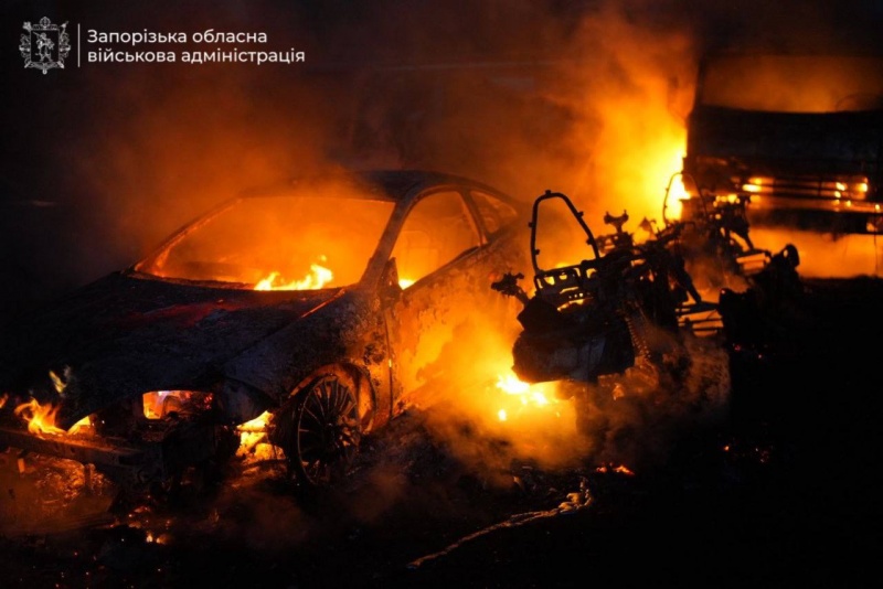 Zaporizhzhia struck overnight as Russian attack sparks huge fire (photos, video)